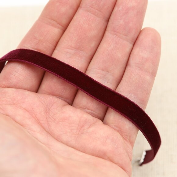 Maroon Velvet Choker Maroon Swiss velvet Adjustable Necklace red Chokers (#52) - Picture 2 of 12